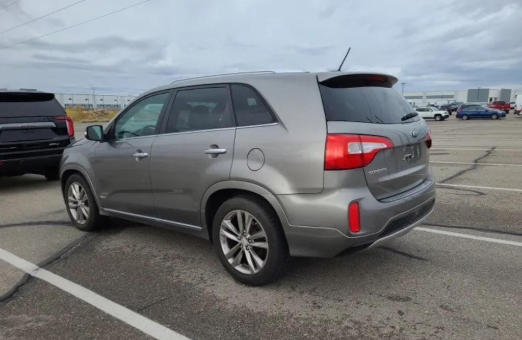 Used 2015 Kia Sorento Limited V6 AWD SUV