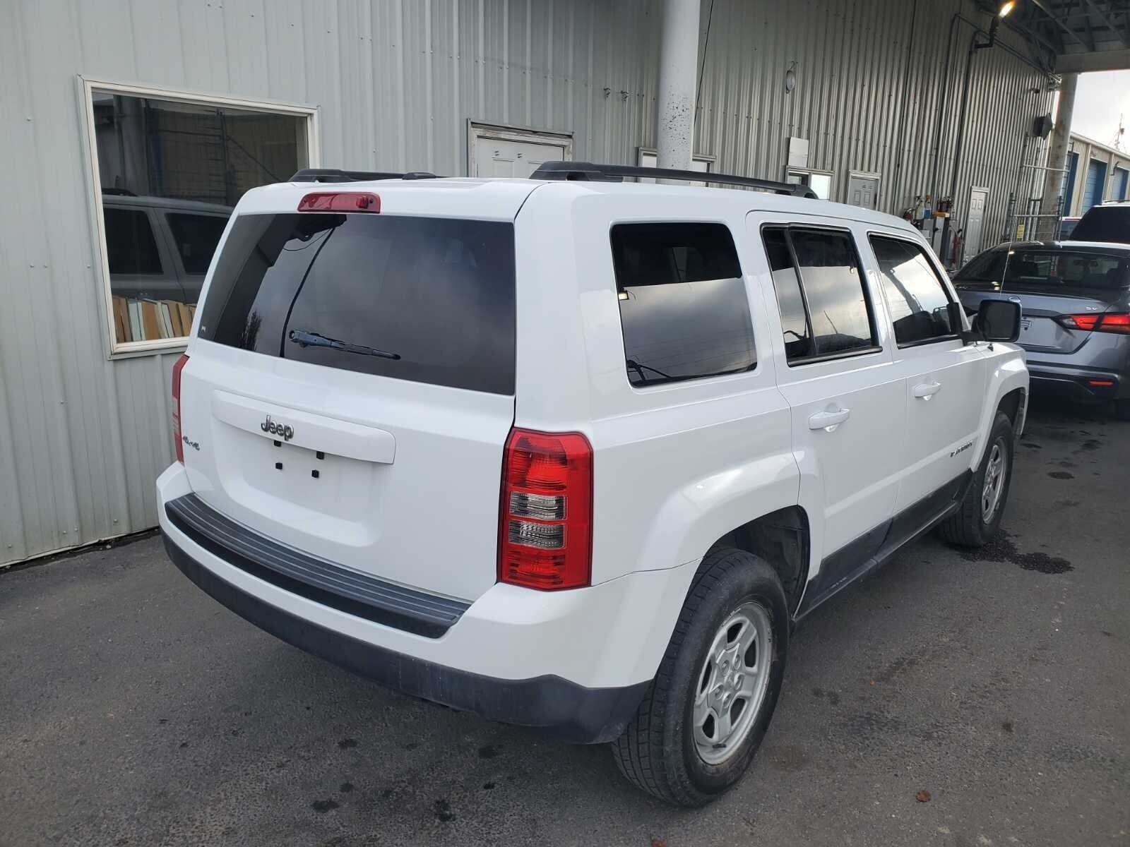 2017 Jeep Patriot Sport photo 2