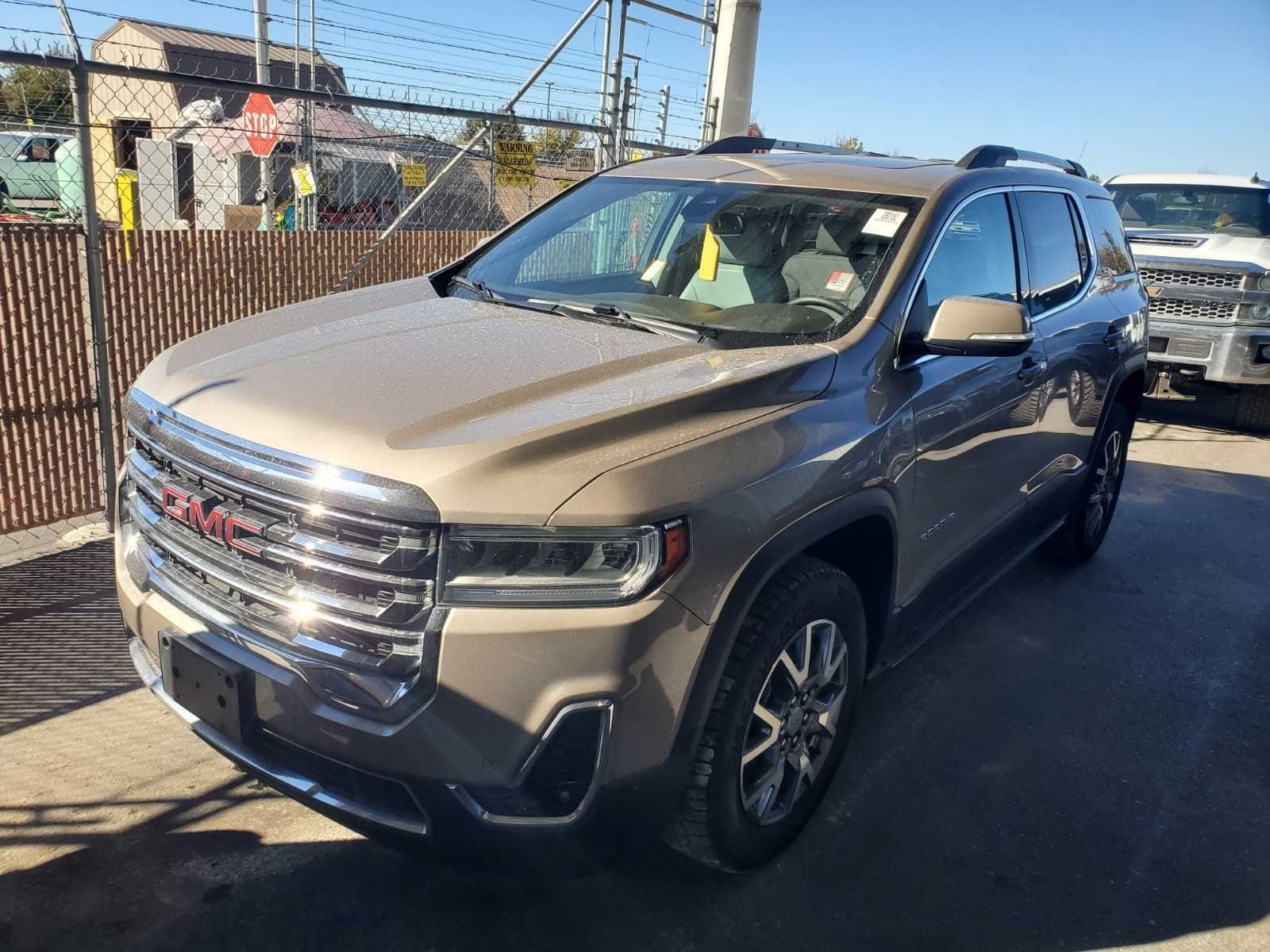2023 GMC Acadia SLT's photo