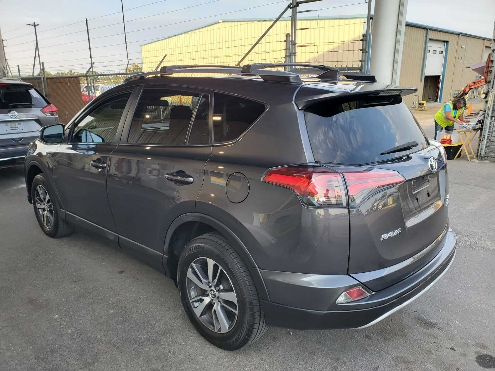 2018 Toyota RAV4 Adventure XLE photo 2