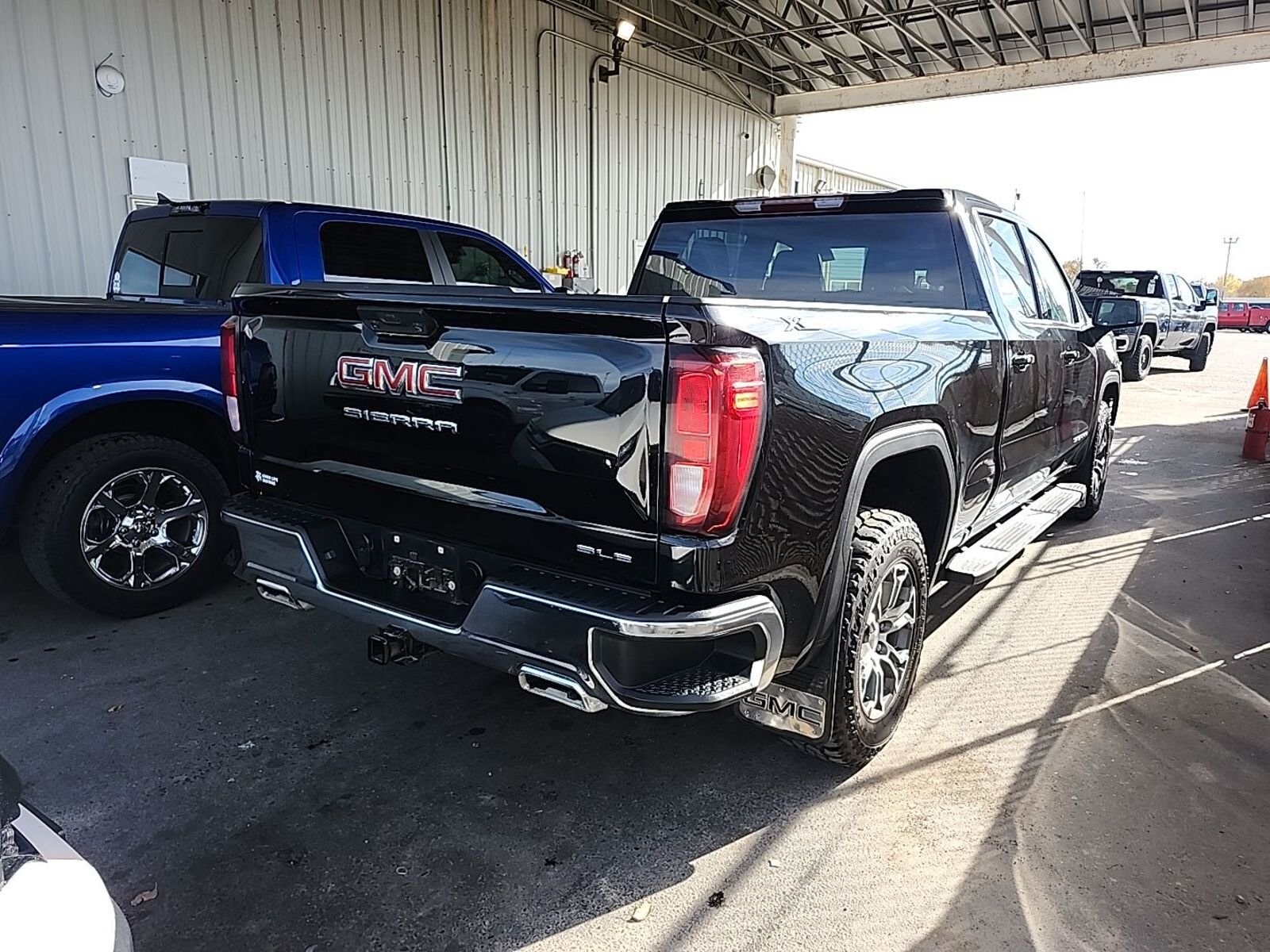 2023 Gmc Sierra 1500 SLE photo 2