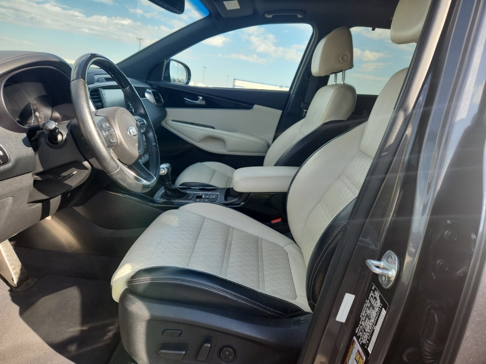 2017 Kia Sorento V6 photo 2