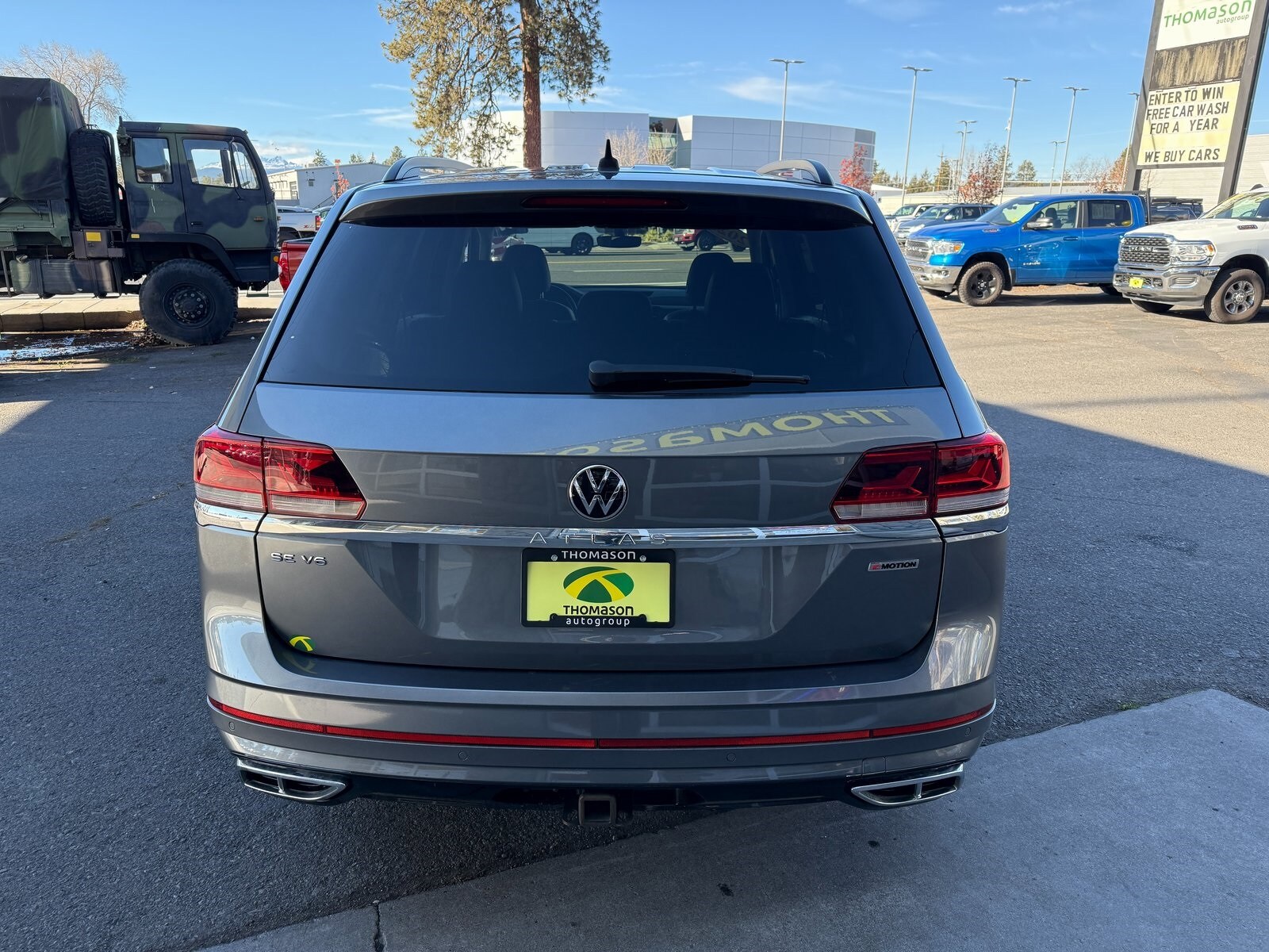 2021 Volkswagen Atlas V6 SE Technology R-Line photo 2