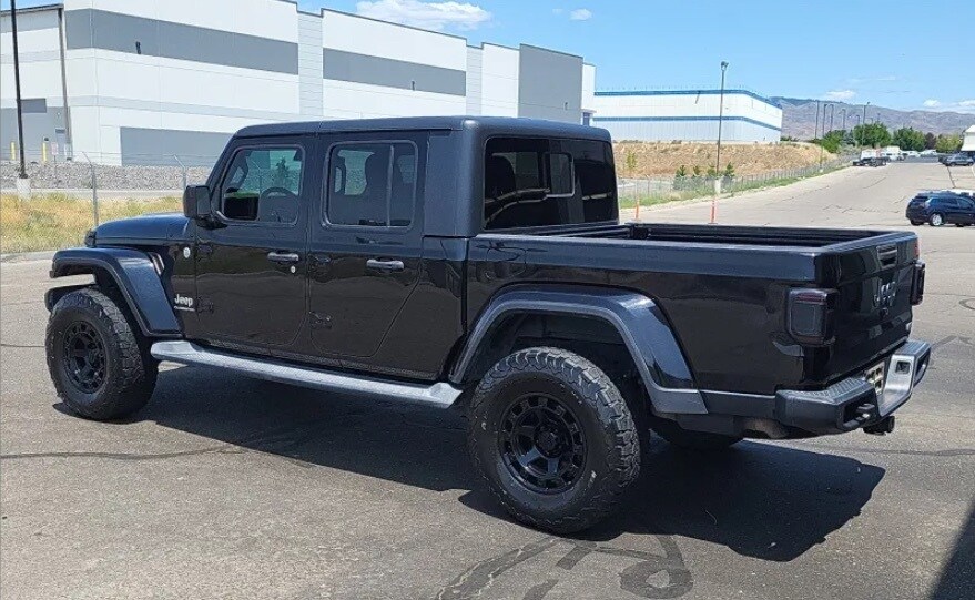 2020 Jeep Gladiator Overland photo 2