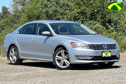 2015 Volkswagen Passat 2.0L TDI SE w/Sunroof/Nav Sedan