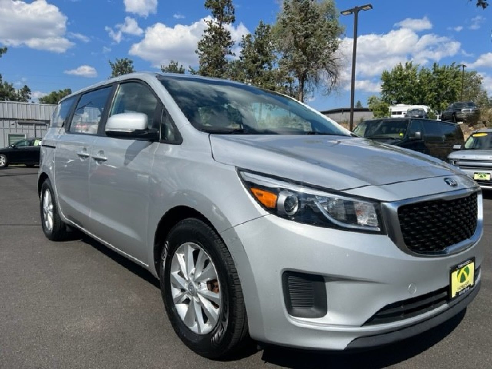 Used 2018 Kia Sedona L with VIN KNDMA5C15J6366373 for sale in Aumsville, OR