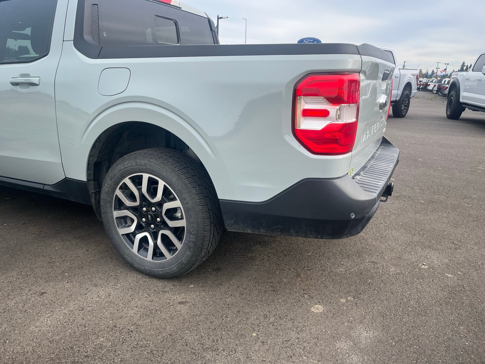 2023 Ford Maverick Lariat photo 2