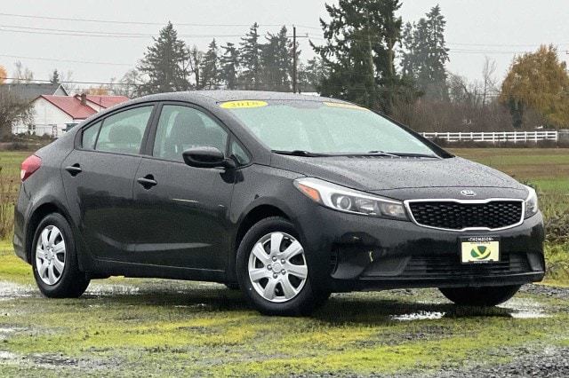 Used 2018 Kia FORTE LX with VIN 3KPFK4A72JE240795 for sale in Aumsville, OR