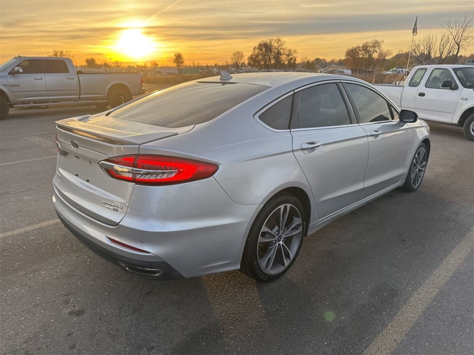 2019 Ford Fusion Titanium photo 2