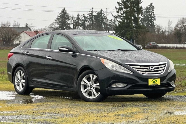 Used 2011 Hyundai Sonata Limited with VIN 5NPEC4AC9BH015888 for sale in Aumsville, OR