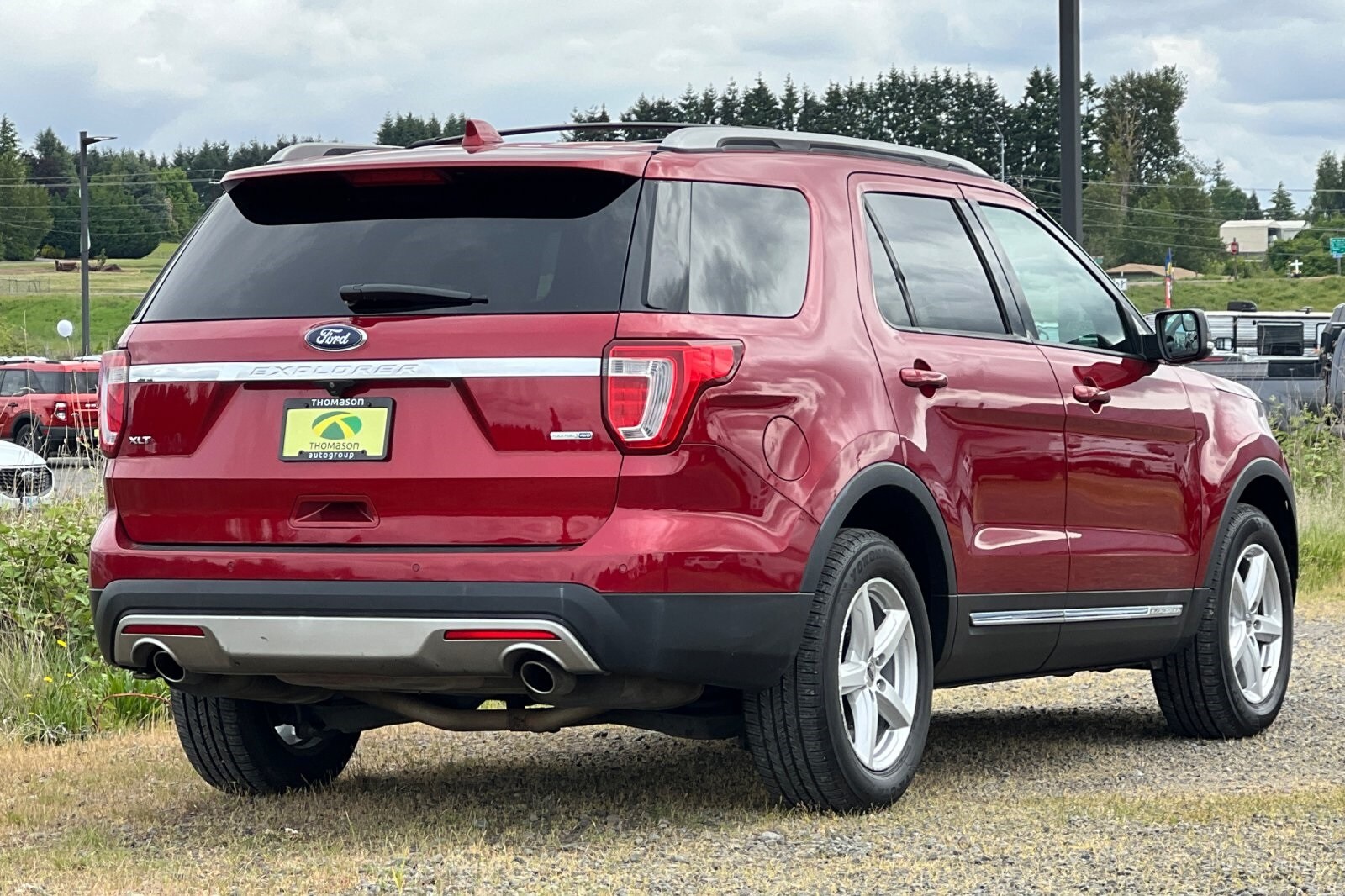 2016 Ford Explorer XLT photo 3