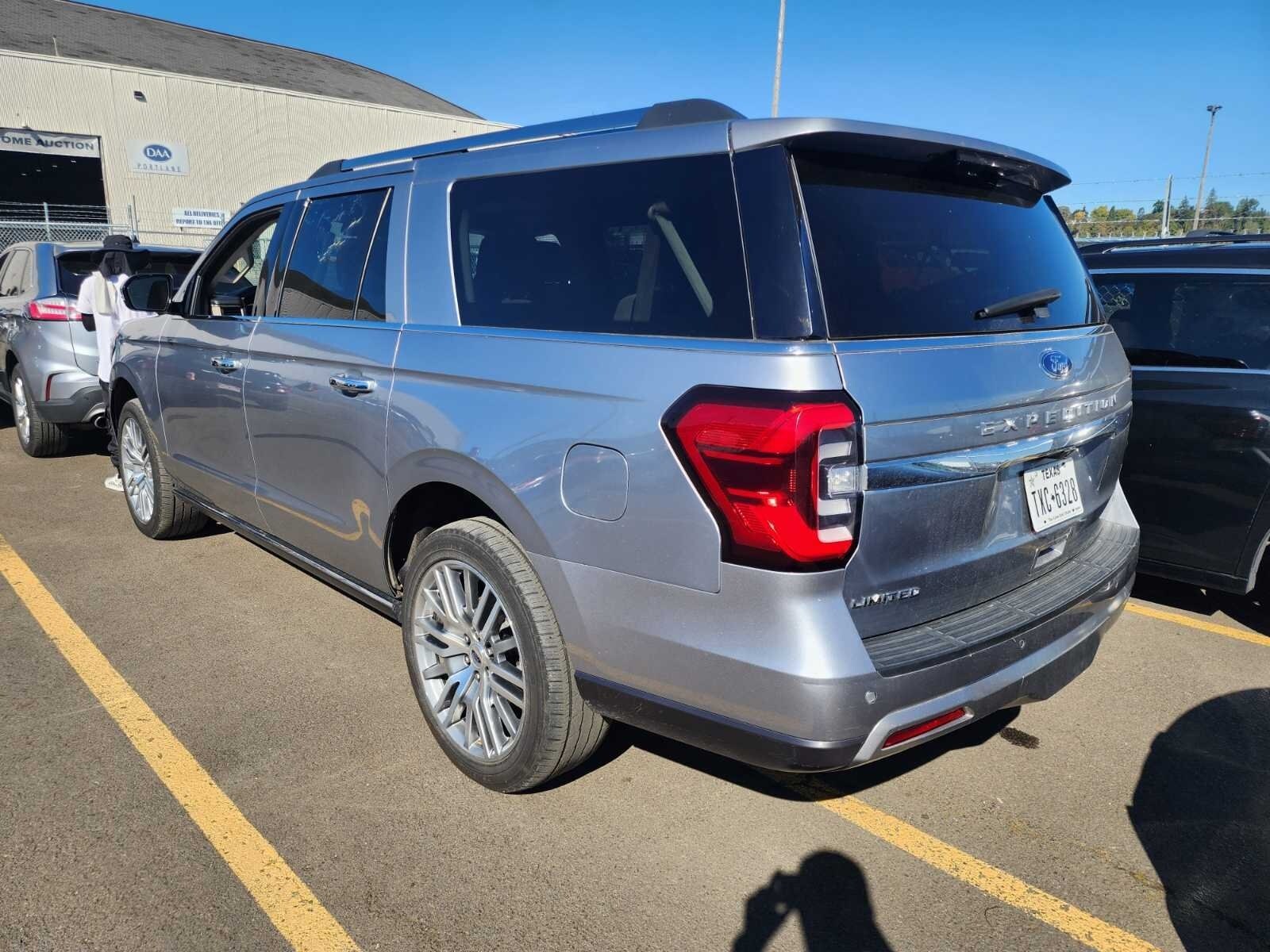 2024 Ford Expedition MAX Limited photo 3