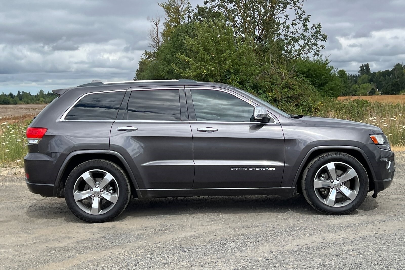 2014 Jeep Grand Cherokee Overland photo 2