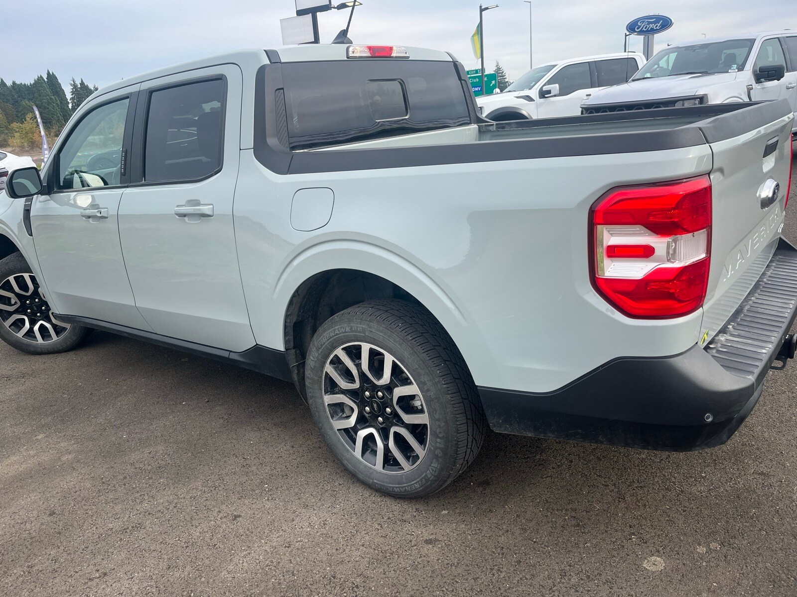 2023 Ford Maverick Lariat photo 3