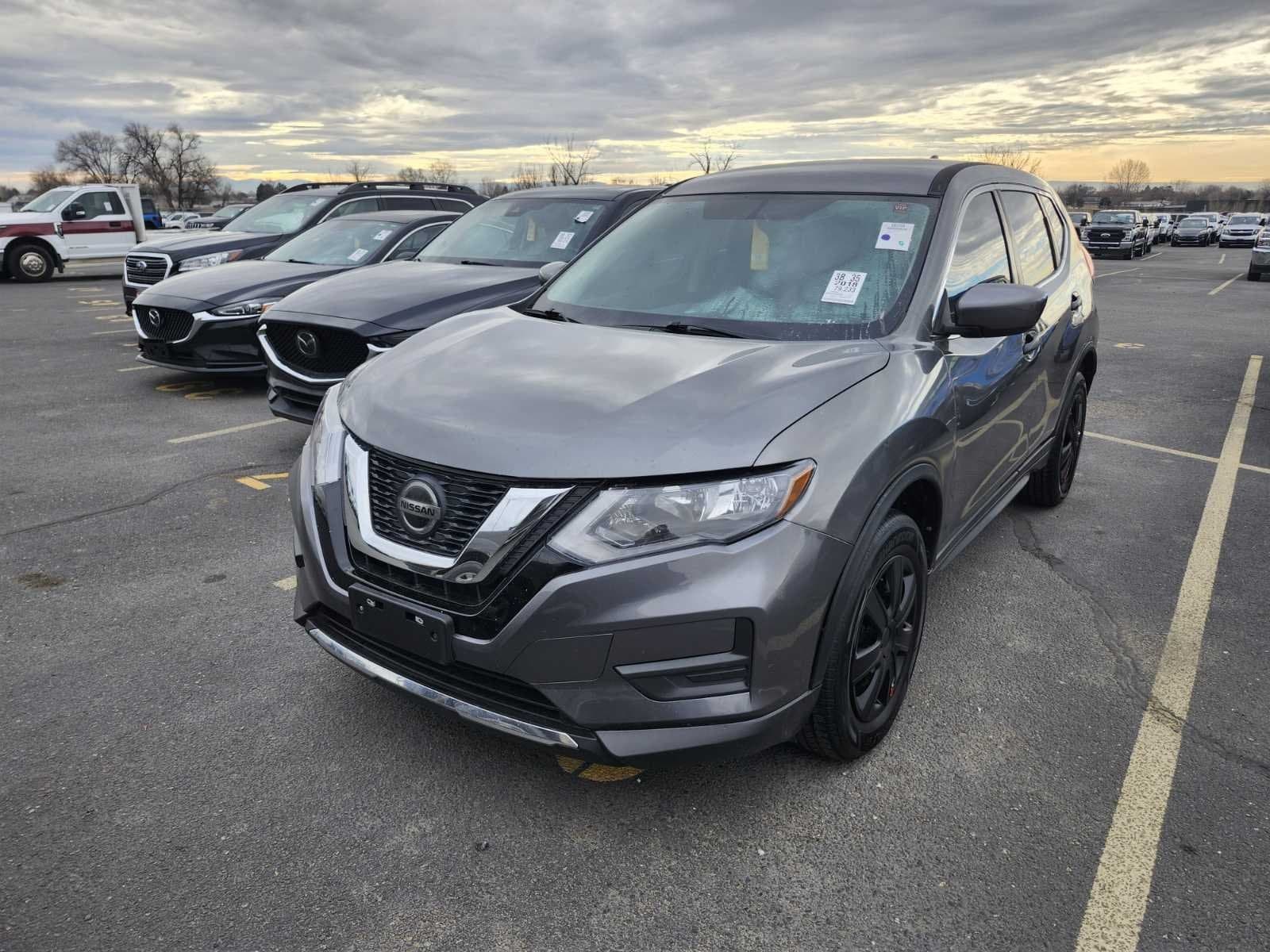 2018 Nissan Rogue S's photo