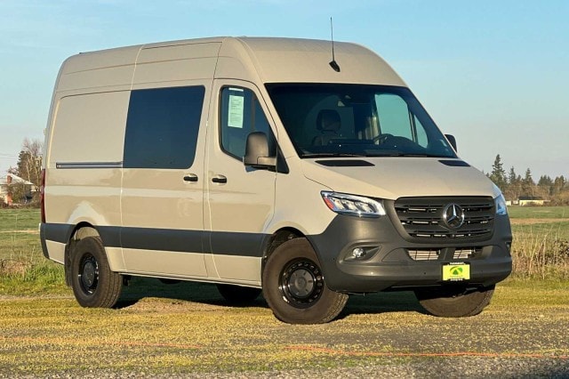 Used 2022 Mercedes-Benz Sprinter Cargo Van Base with VIN W1W4EBHY9NT109043 for sale in Aumsville, OR