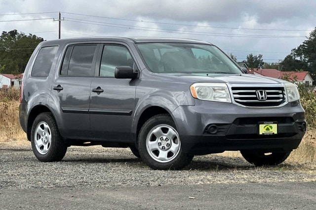 Used 2014 Honda Pilot LX with VIN 5FNYF4H23EB007435 for sale in Aumsville, OR