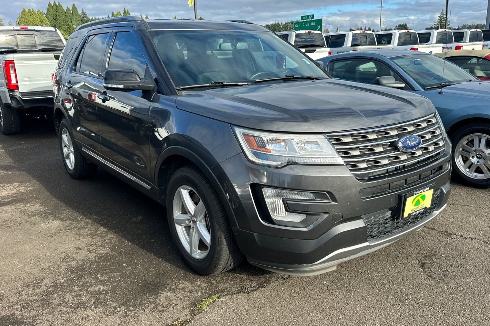 2017 Ford Explorer XLT photo 2