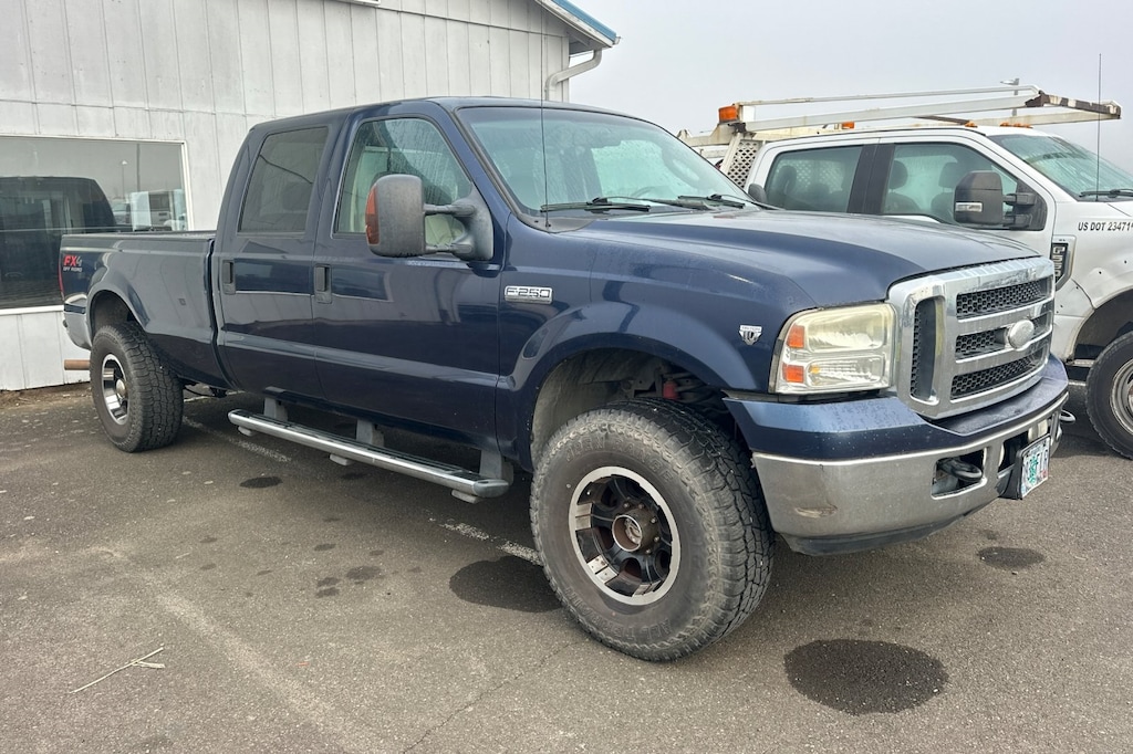 Used 2006 Ford F-250 Truck Crew Cab