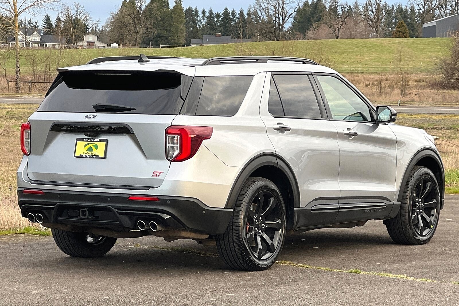 2022 Ford Explorer ST photo 3