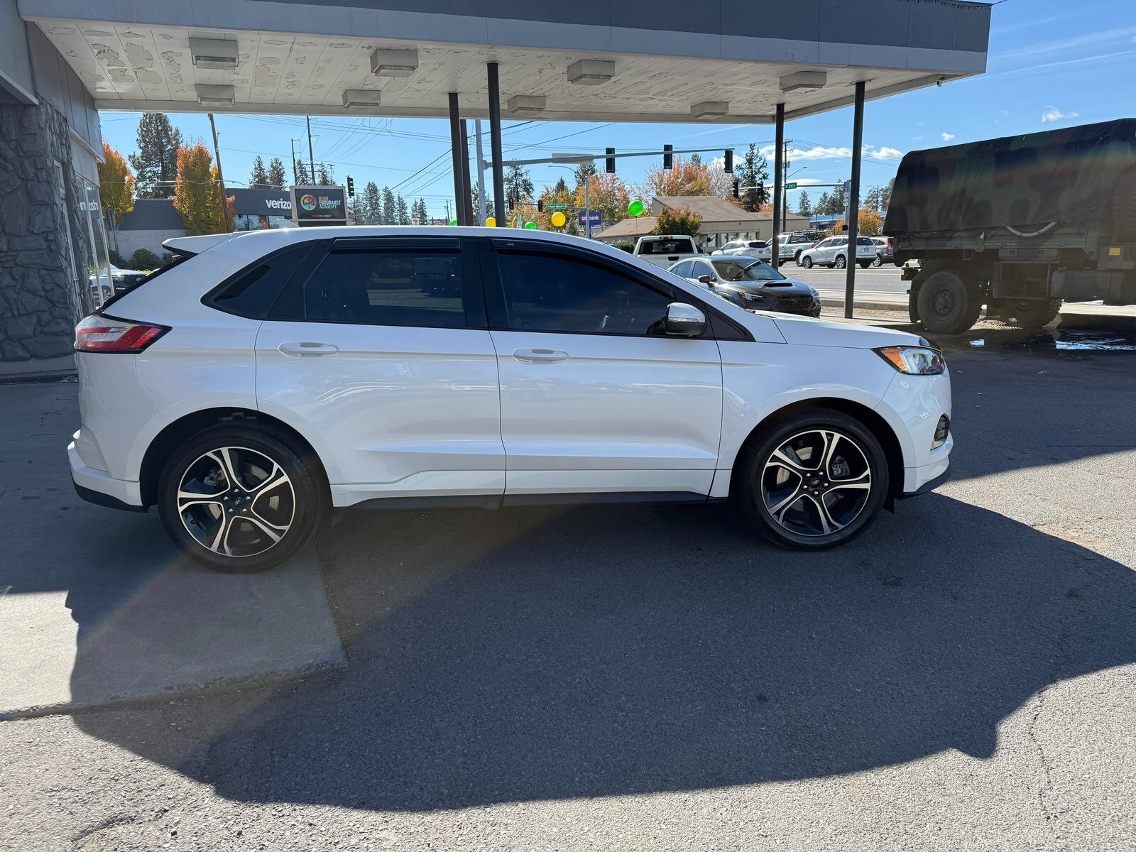 2019 Ford Edge ST photo 2