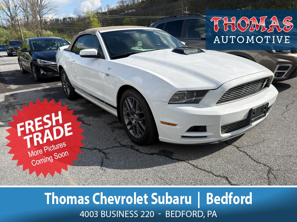2014 Ford Mustang V6 Premium's photo