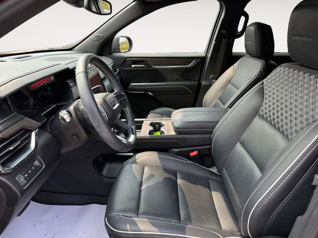 2024 GMC Acadia Denali - Photo 13