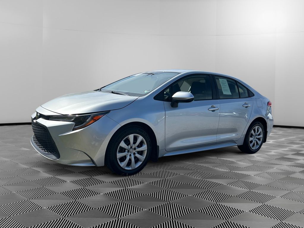 2022 Toyota Corolla LE photo 3
