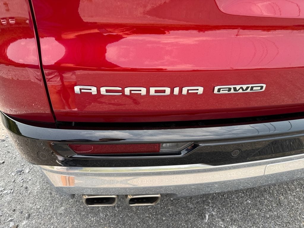 2024 GMC Acadia Denali - Photo 11