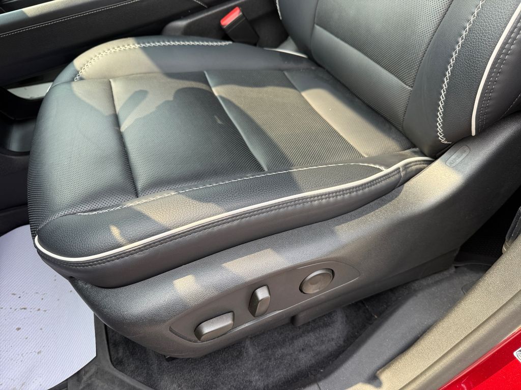 2024 GMC Acadia Denali - Photo 14