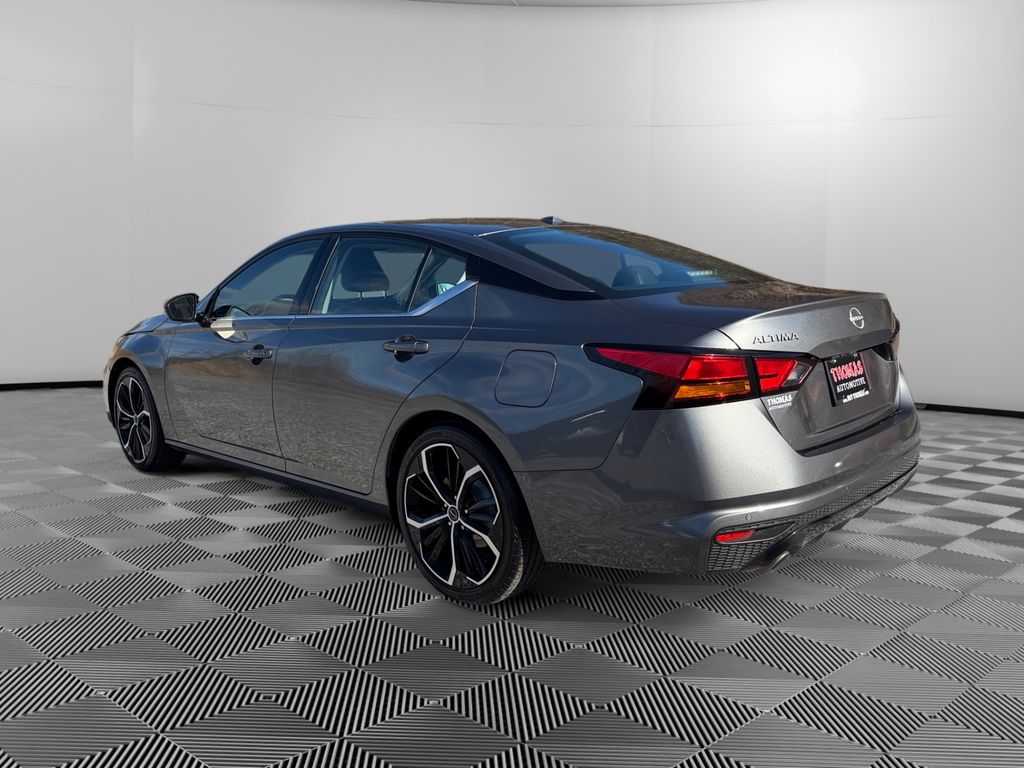 2023 Nissan Altima 2.5 SR photo 4