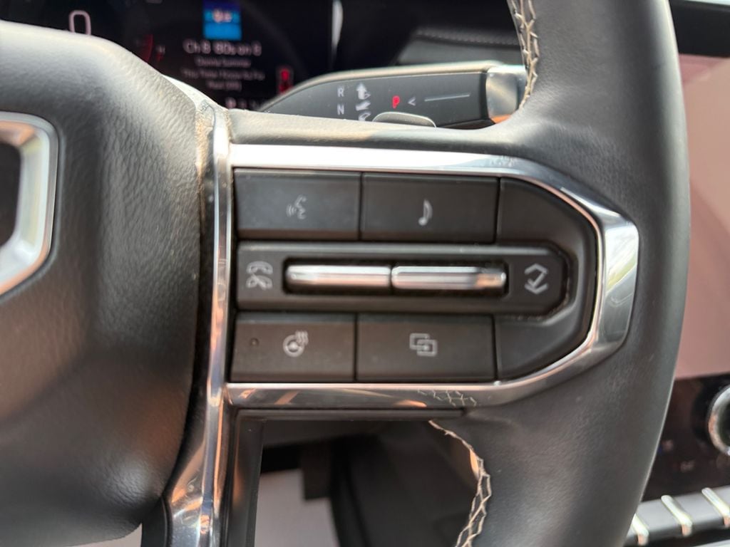 2024 GMC Acadia Denali - Photo 18