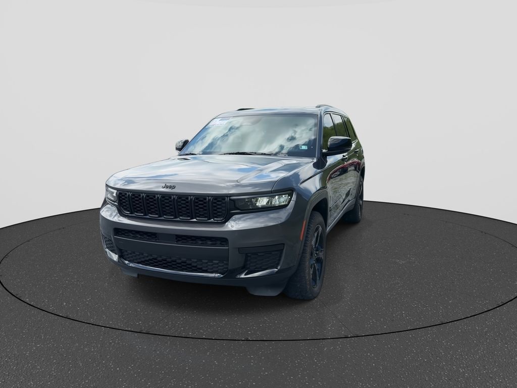 Used 2023 Jeep Grand Cherokee Altitude SUV