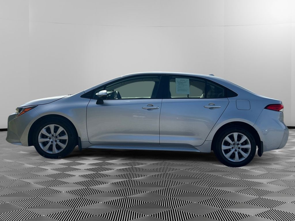 Used 2022 Toyota Corolla LE Sedan