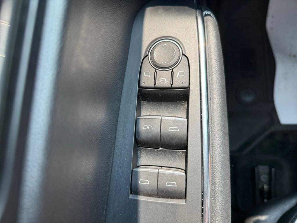 2024 GMC Acadia Denali - Photo 19