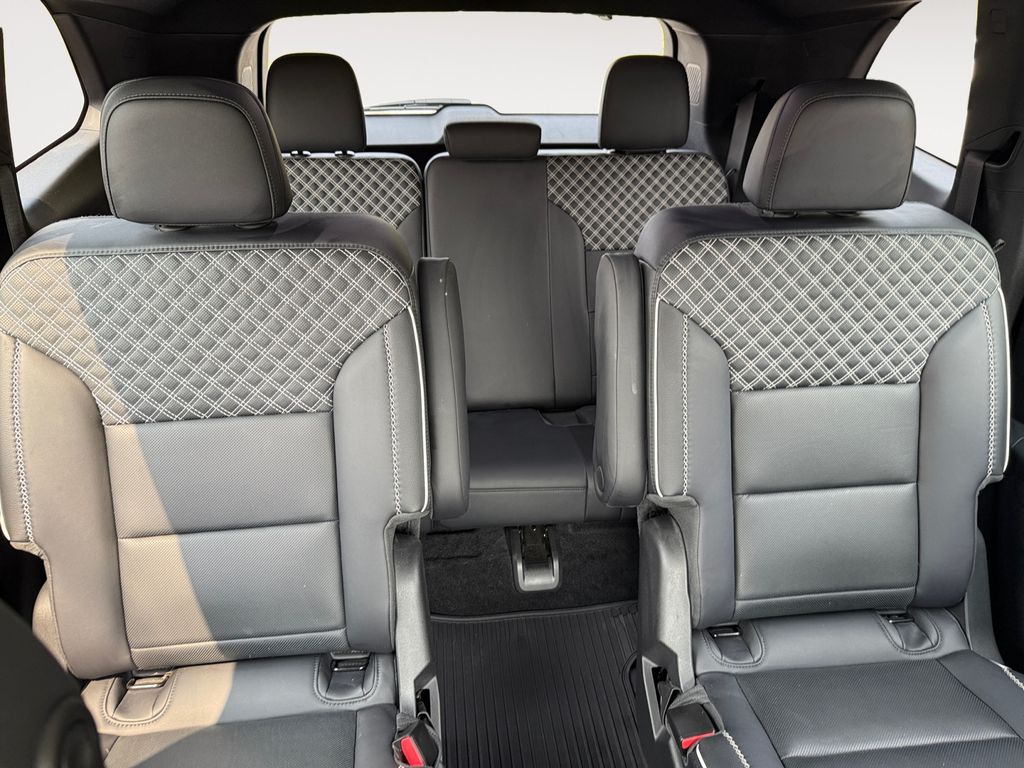 2024 GMC Acadia Denali - Photo 30