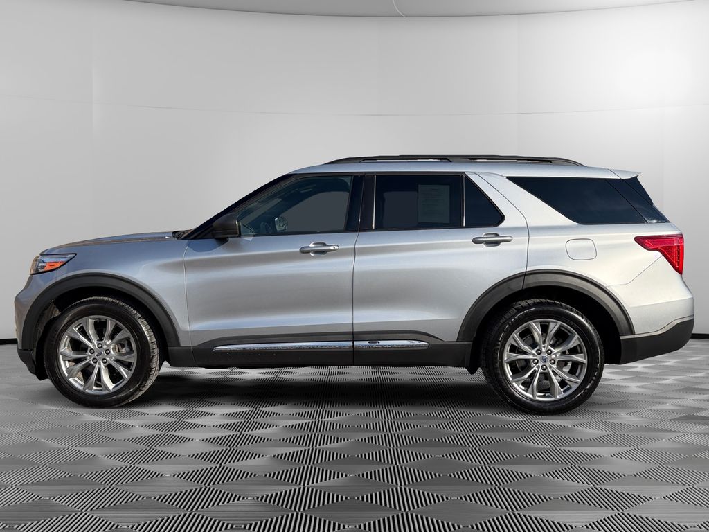 2020 Ford Explorer XLT photo 2