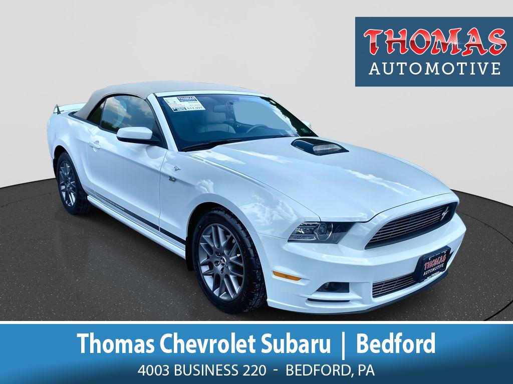 2014 Ford Mustang V6 Premium's photo