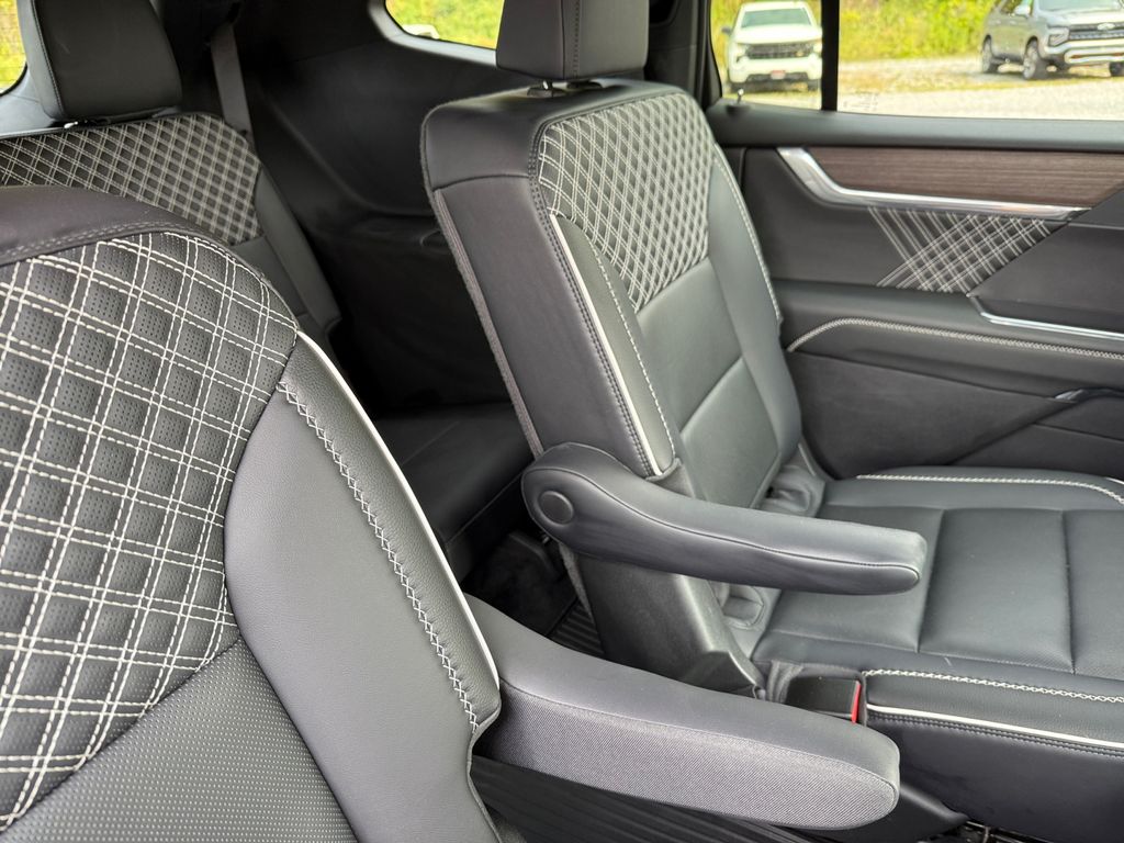 2024 GMC Acadia Denali - Photo 22