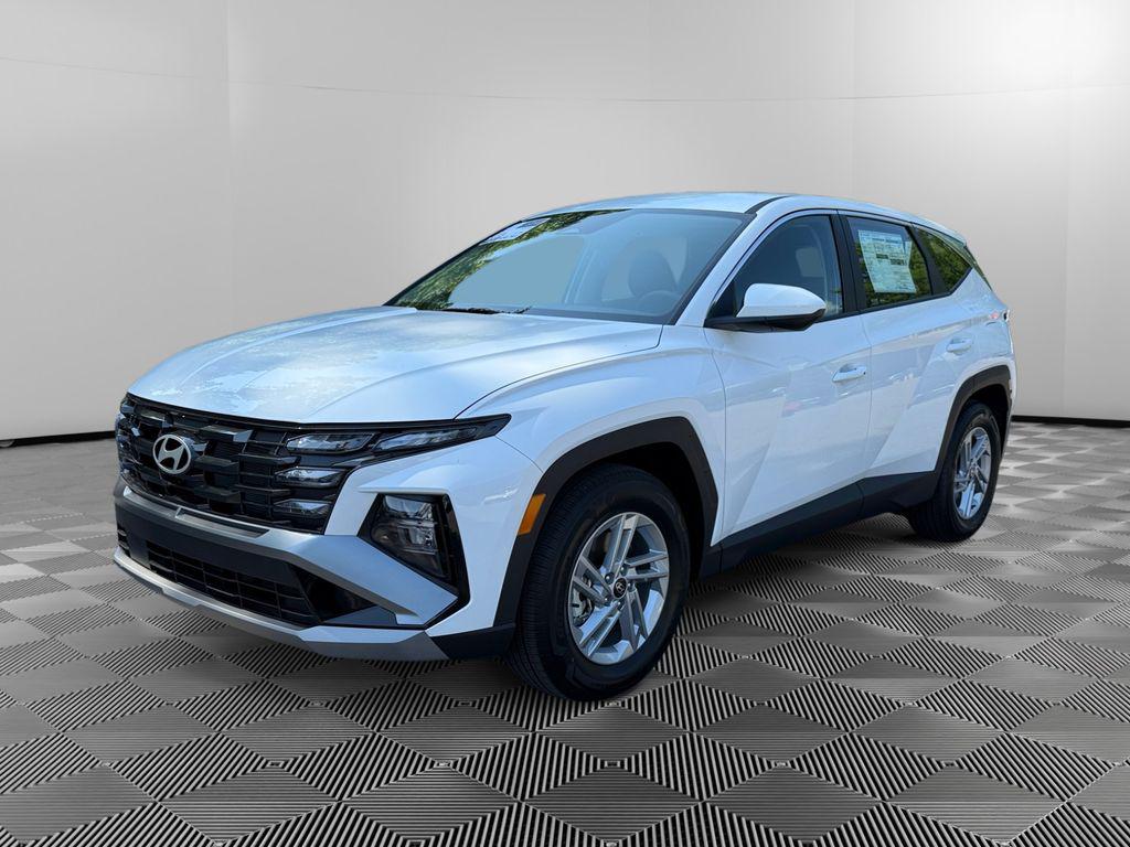 2025 Hyundai Tucson SE photo 3