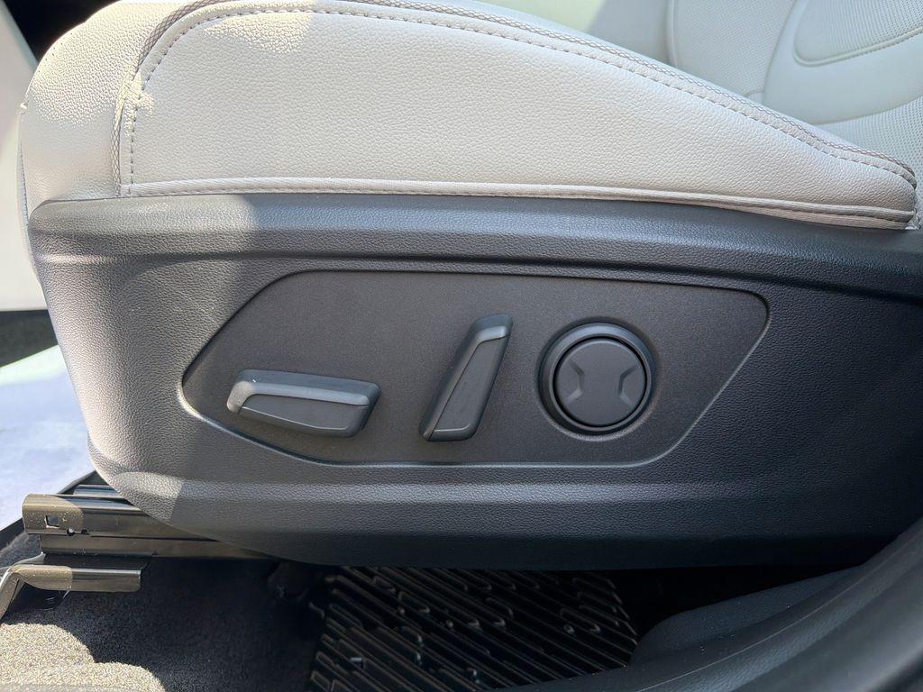 2026 Hyundai Tucson Limited - Photo 16