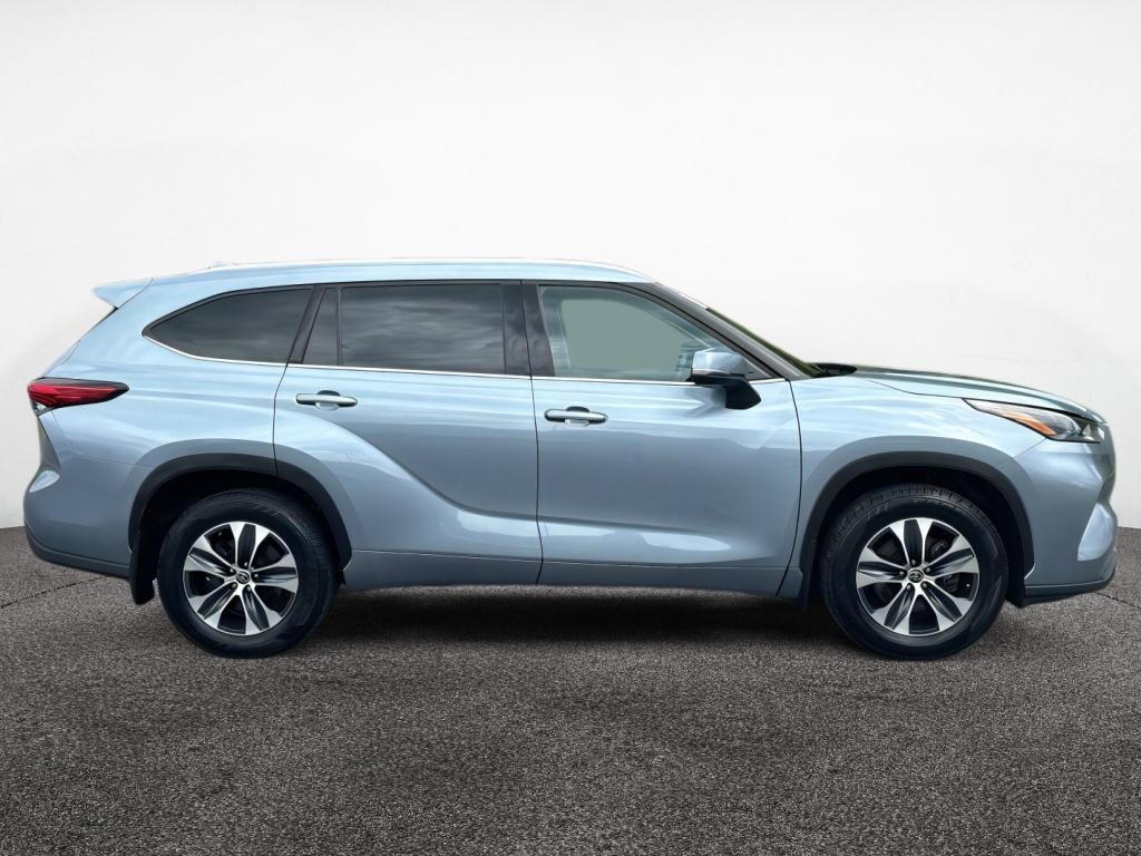 Used 2022 Toyota Highlander XLE SUV
