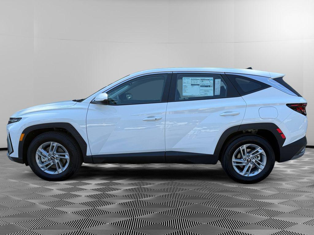 2025 Hyundai Tucson SE photo 4