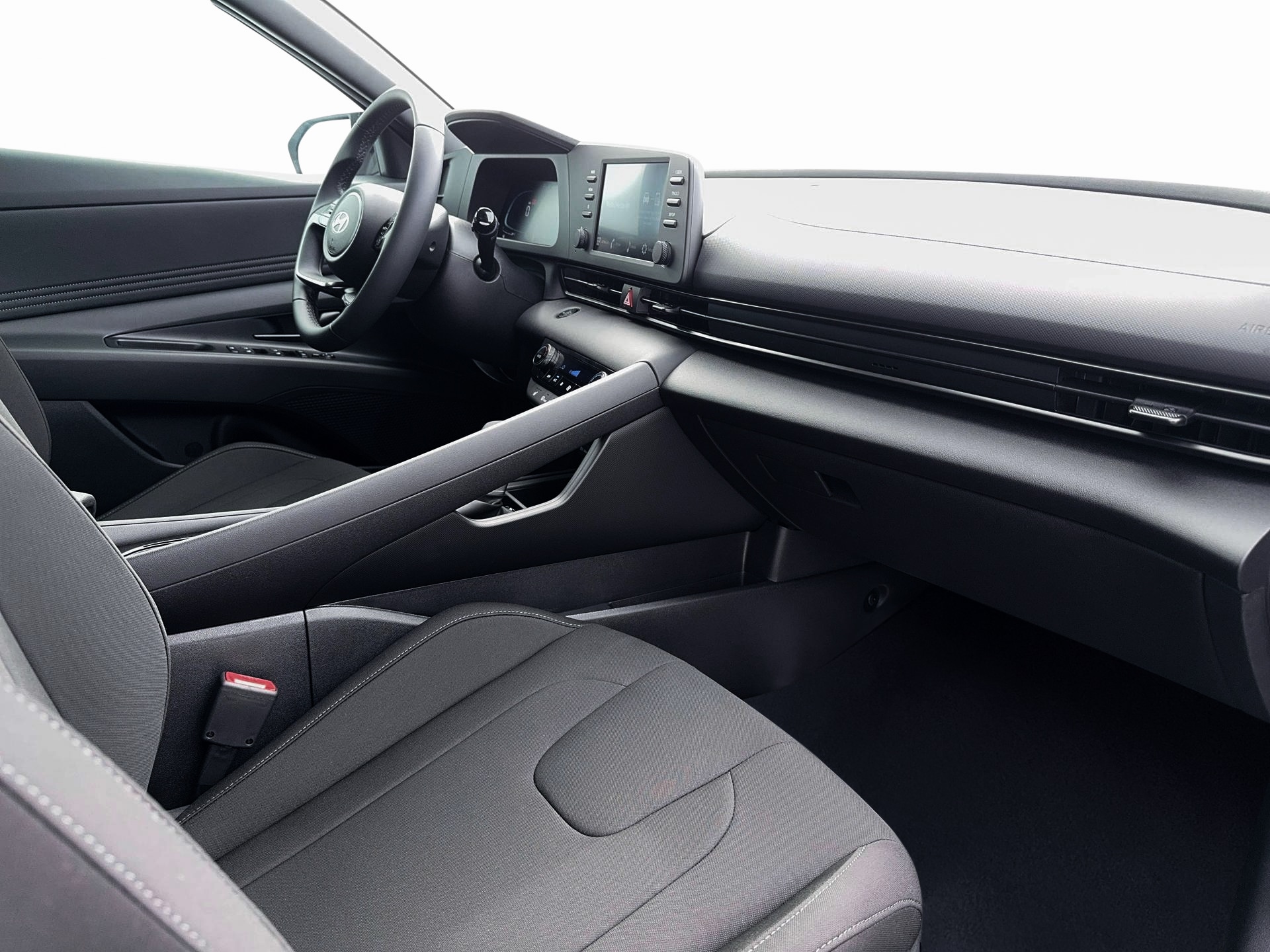 2026 Hyundai Elantra SEL - Photo 15