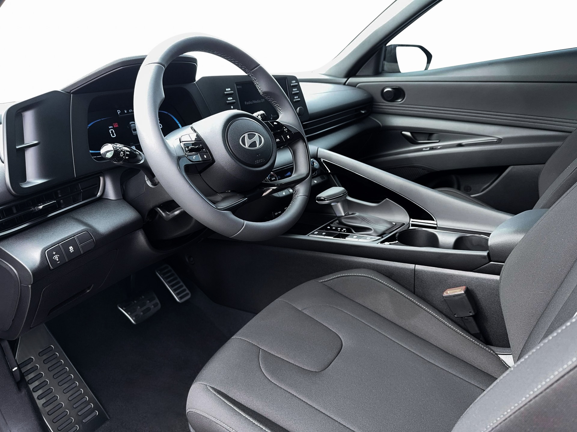 2026 Hyundai Elantra SEL - Photo 14