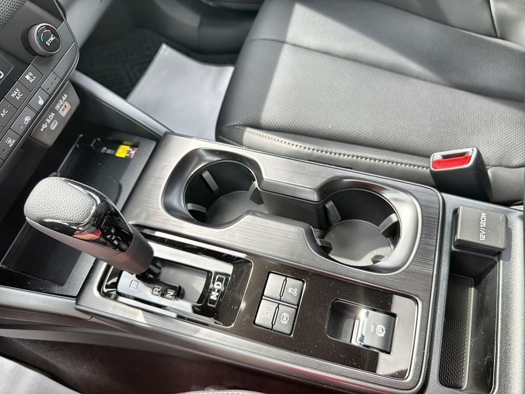2026 Subaru Outback Limited - Photo 28