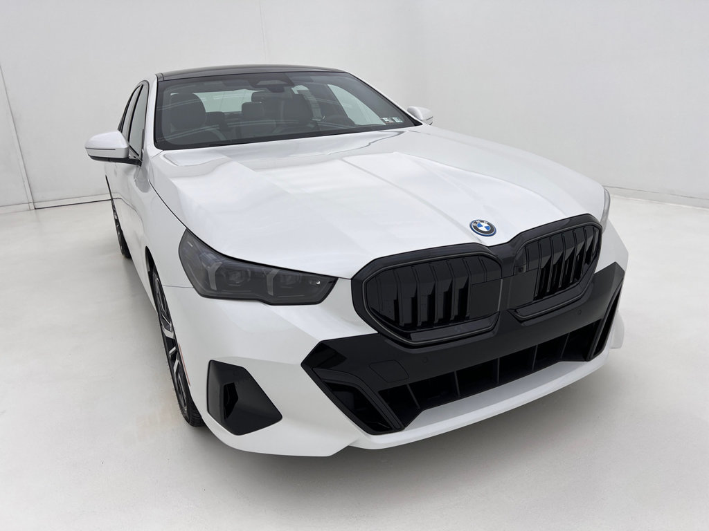 New 2027 BMW 550e xDrive Sedan