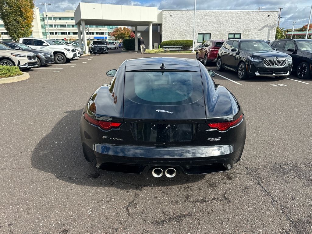 2020 Jaguar F-TYPE R-Dynamic photo 4