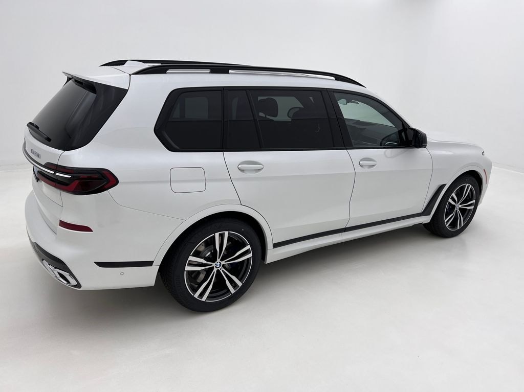 New 2026 BMW X7 M60i SUV