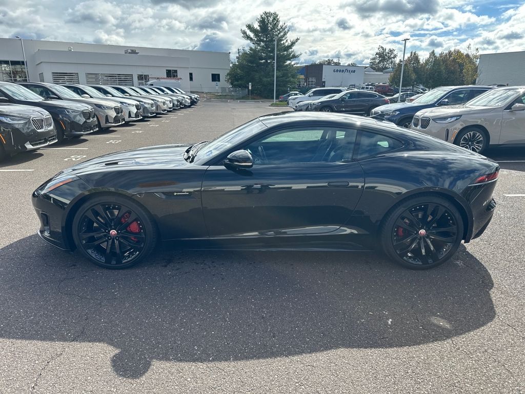 2020 Jaguar F-TYPE R-Dynamic photo 2